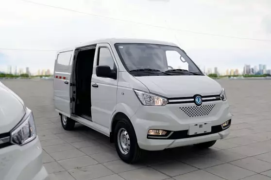 DONGFENG EM26 цельнометаллический фургон